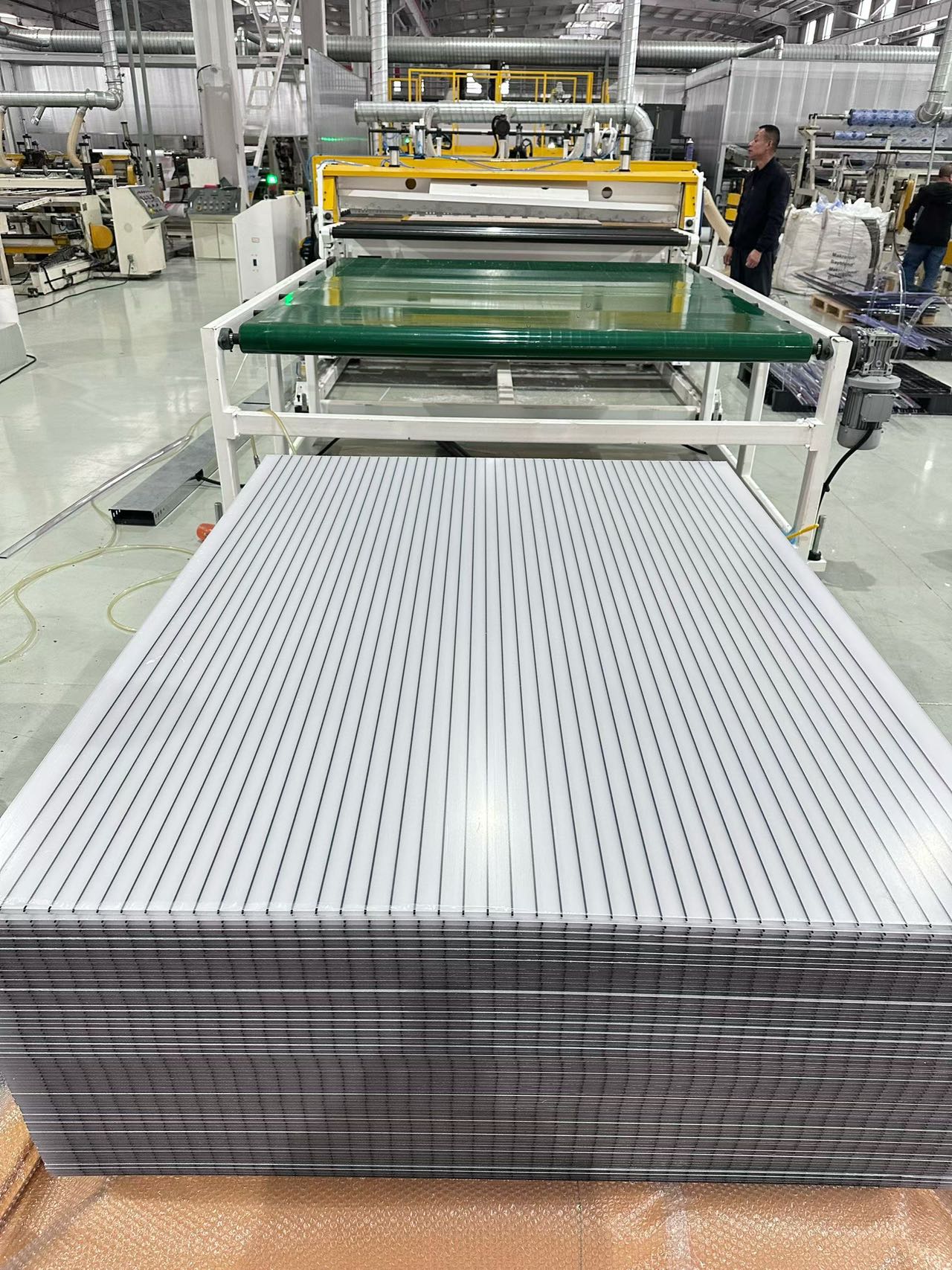 Экструдер для производства полых пластин Jwell PC/U-образный/U-образный/U-образный Экструдер для производства пластиковых полых пластин