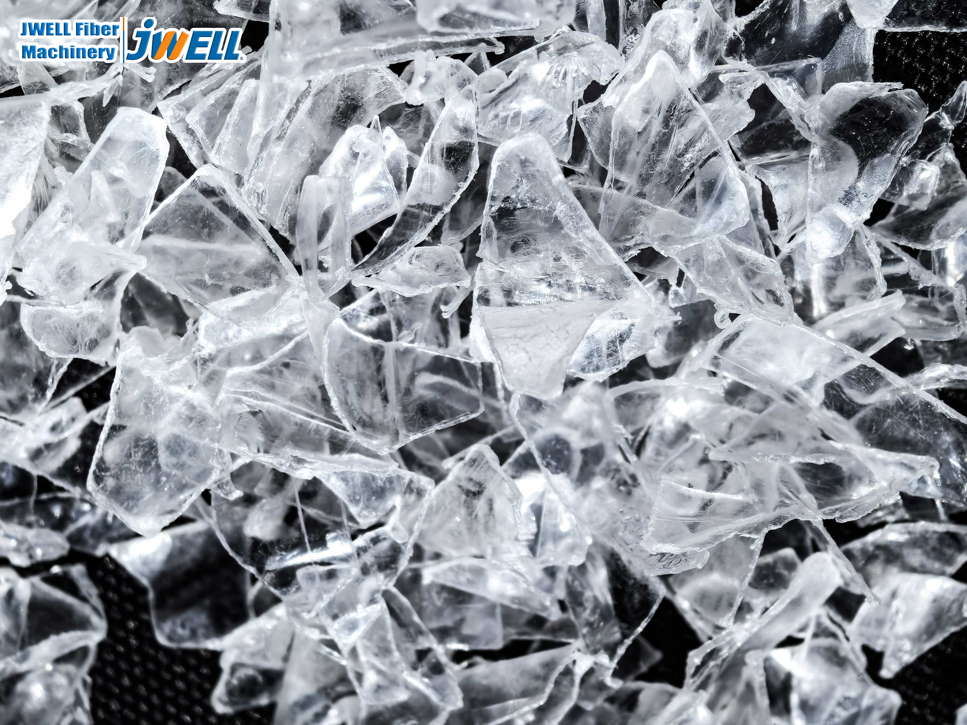 Хлопья из переработанных ПЭТ-бутылок (белые хлопья)