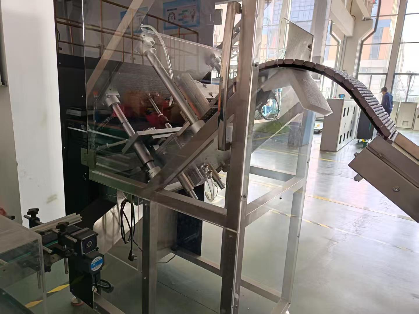 BFS Система выдувания, наполнения и запечатывания пластиковых контейнеров без бактерий Изготовление мягких ампул